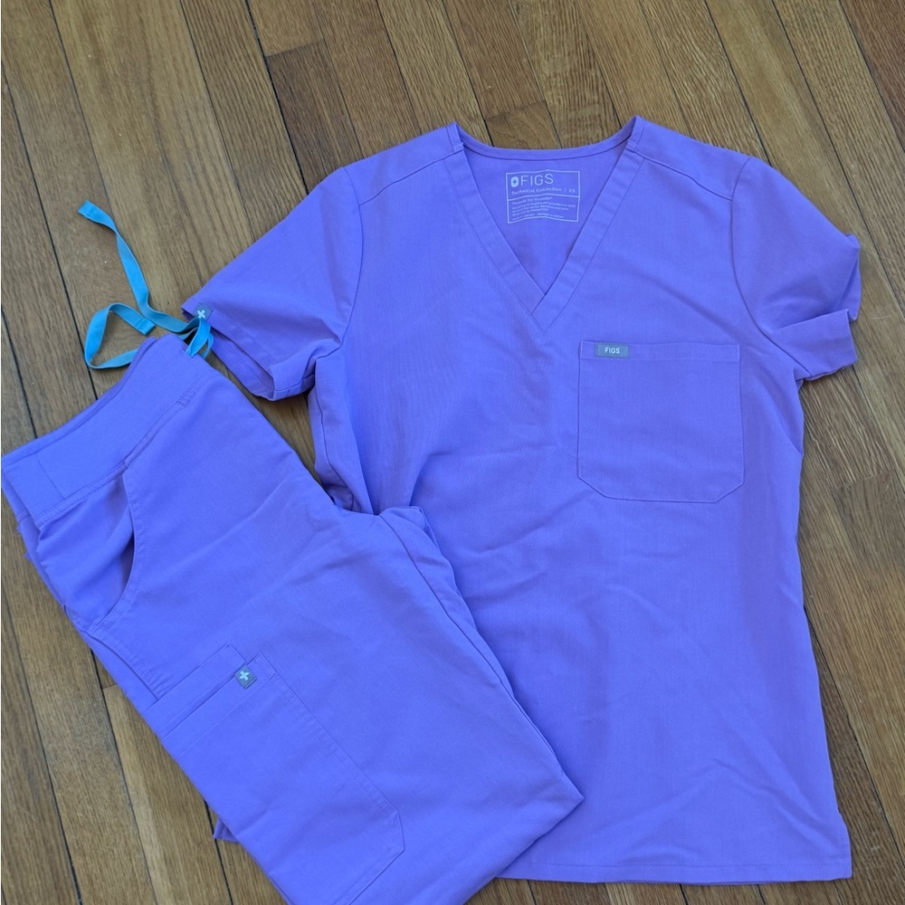 Figs Lavender Scrub Ensemble